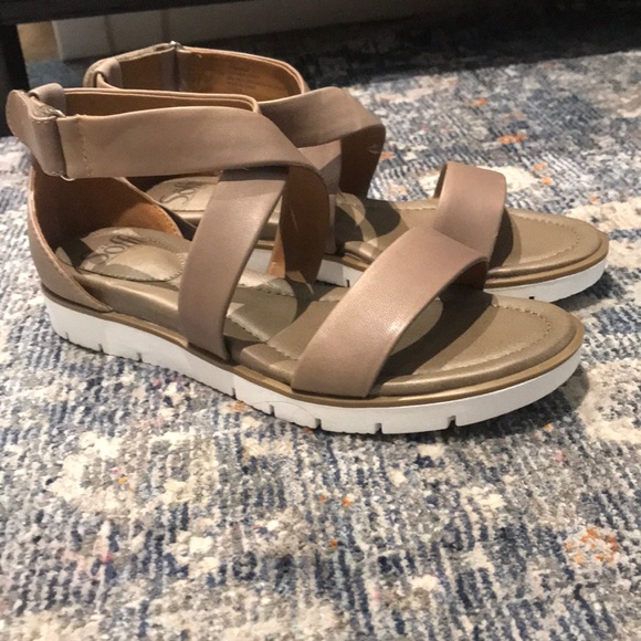 sofft reston sandal